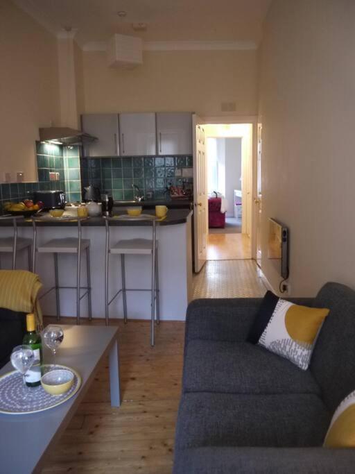 Fabulous Location, One Bedroom West End Flat, Just Off Byres Rd, Close To Sec & Hydro Glasgow Dış mekan fotoğraf